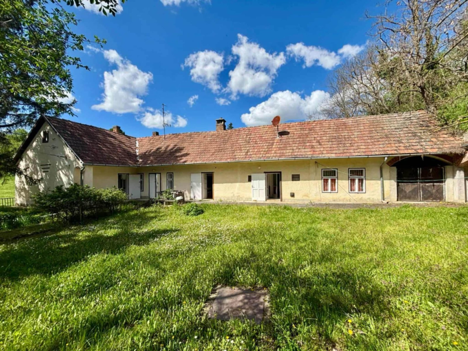 Kötcse: (ABA) Landhaus als Zweikanthof an einem schönen, ruhigen Ort 