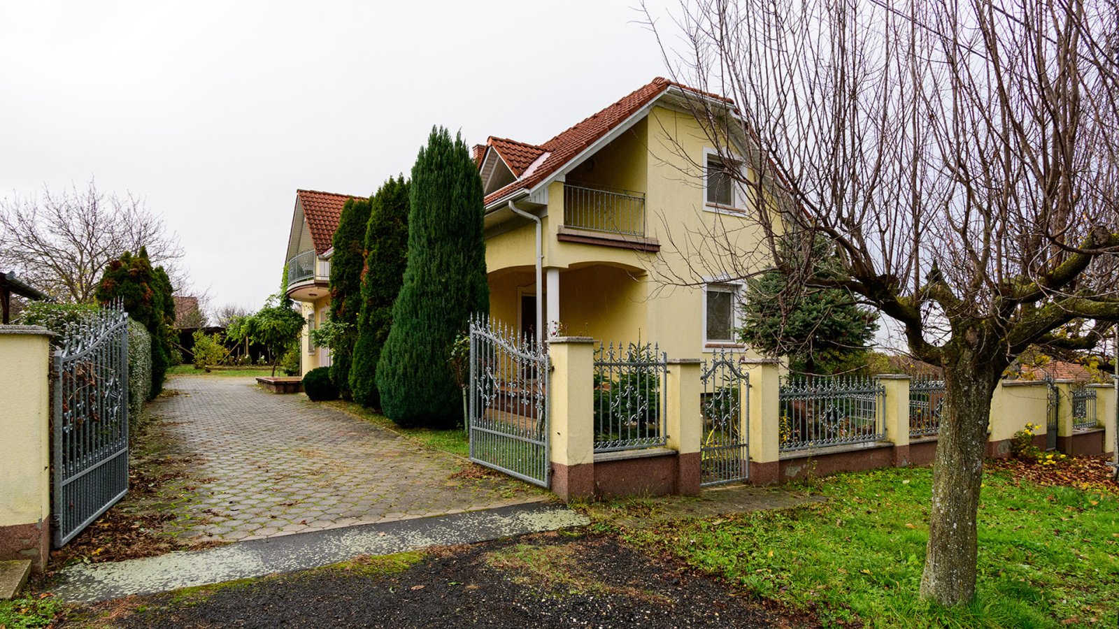 Zalakaros: Mehrfamilienhaus mit 4 Wohneinheiten im Kurort Zalakaros 