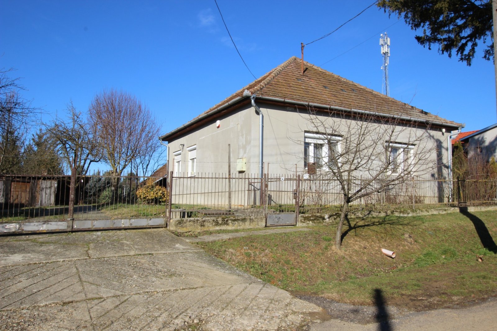 Bánokszentgyörgy: Einfamilienhaus in Ruhige, familienfreundliche Gegend 