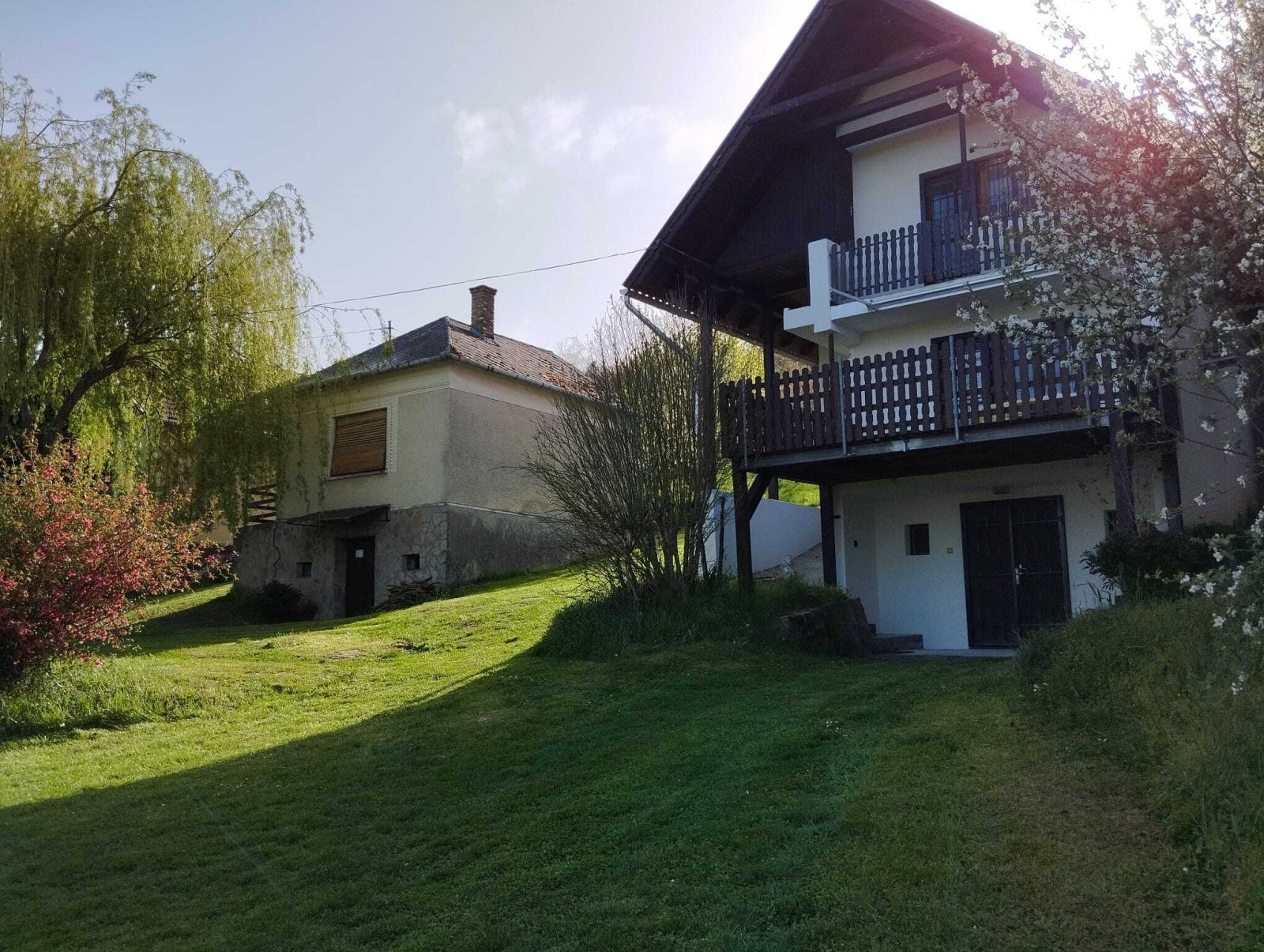 (BAA) Solides Landhaus am Weinberg & zusätzliche Pinze