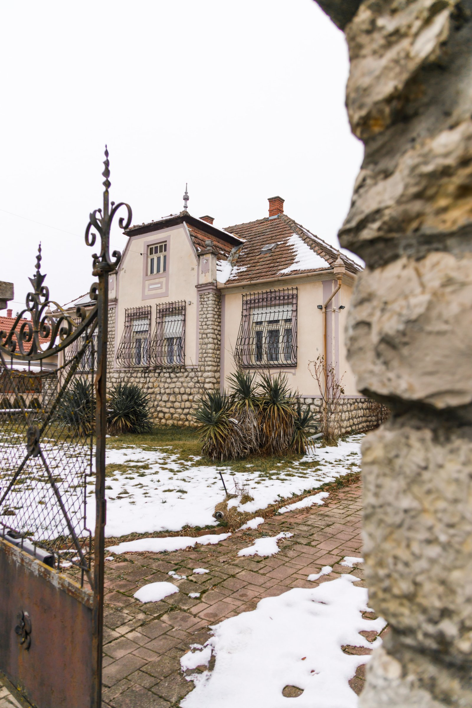 Zalabér: (ABA) Familienhaus im Schlossstil mit Gästehaus, nahe dem Balaton 
