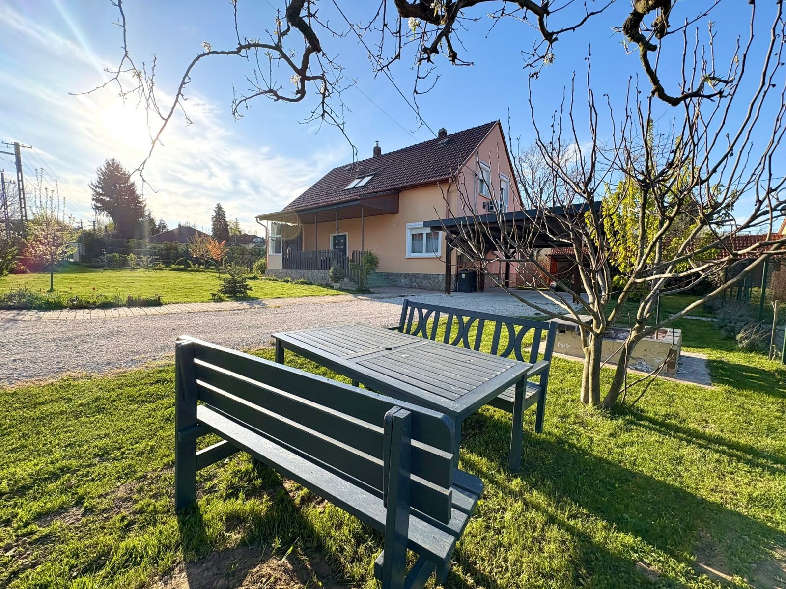 Zalakaros: (AAA) Großes, zweistöckiges Familienhaus in einer verkehrsberuhigten Straße im Kurort 