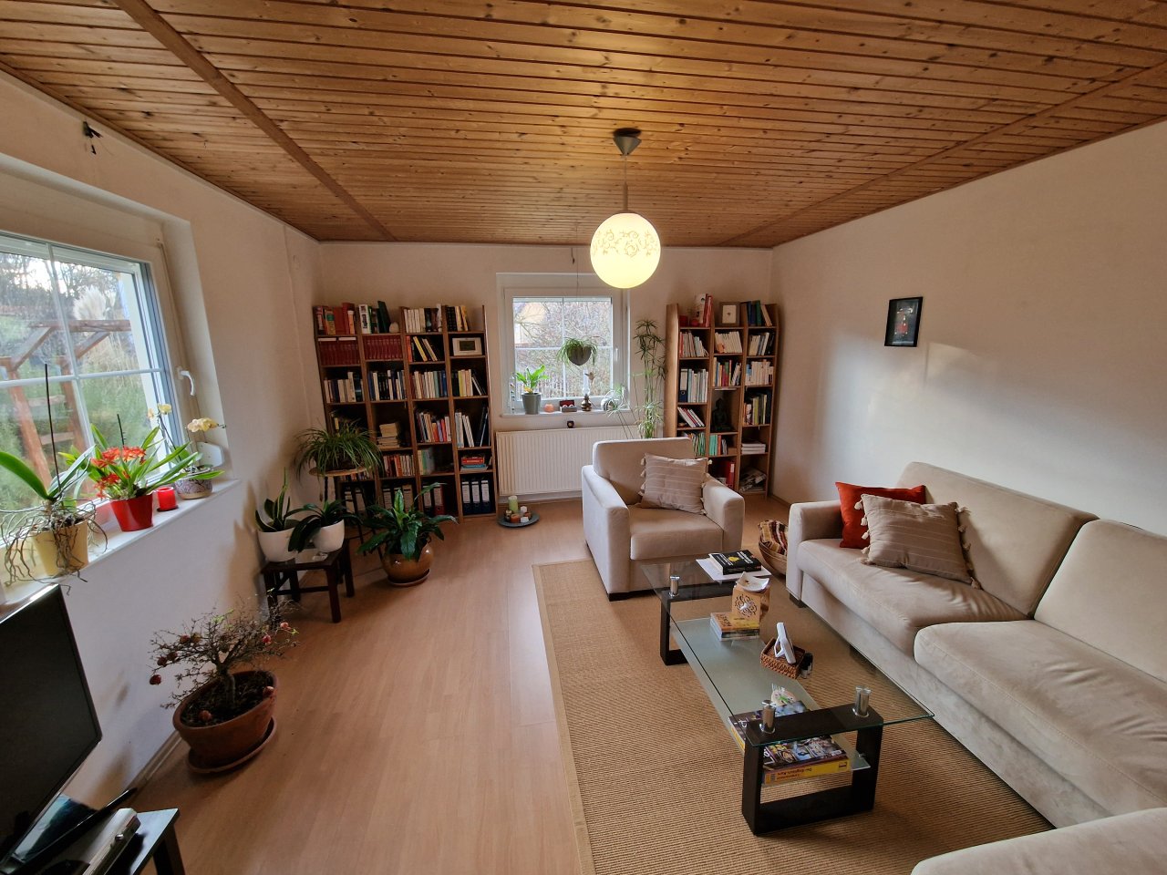 (BAA) Perfektes Zweifamilienhaus in hervorragendem Zustand mit großem Grundstück / Wald ideal für Selbstversorger
