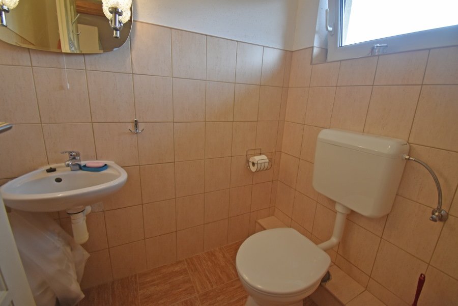 (BAA) Perfektes Zweifamilienhaus in hervorragendem Zustand mit großem Grundstück / Wald ideal für Selbstversorger