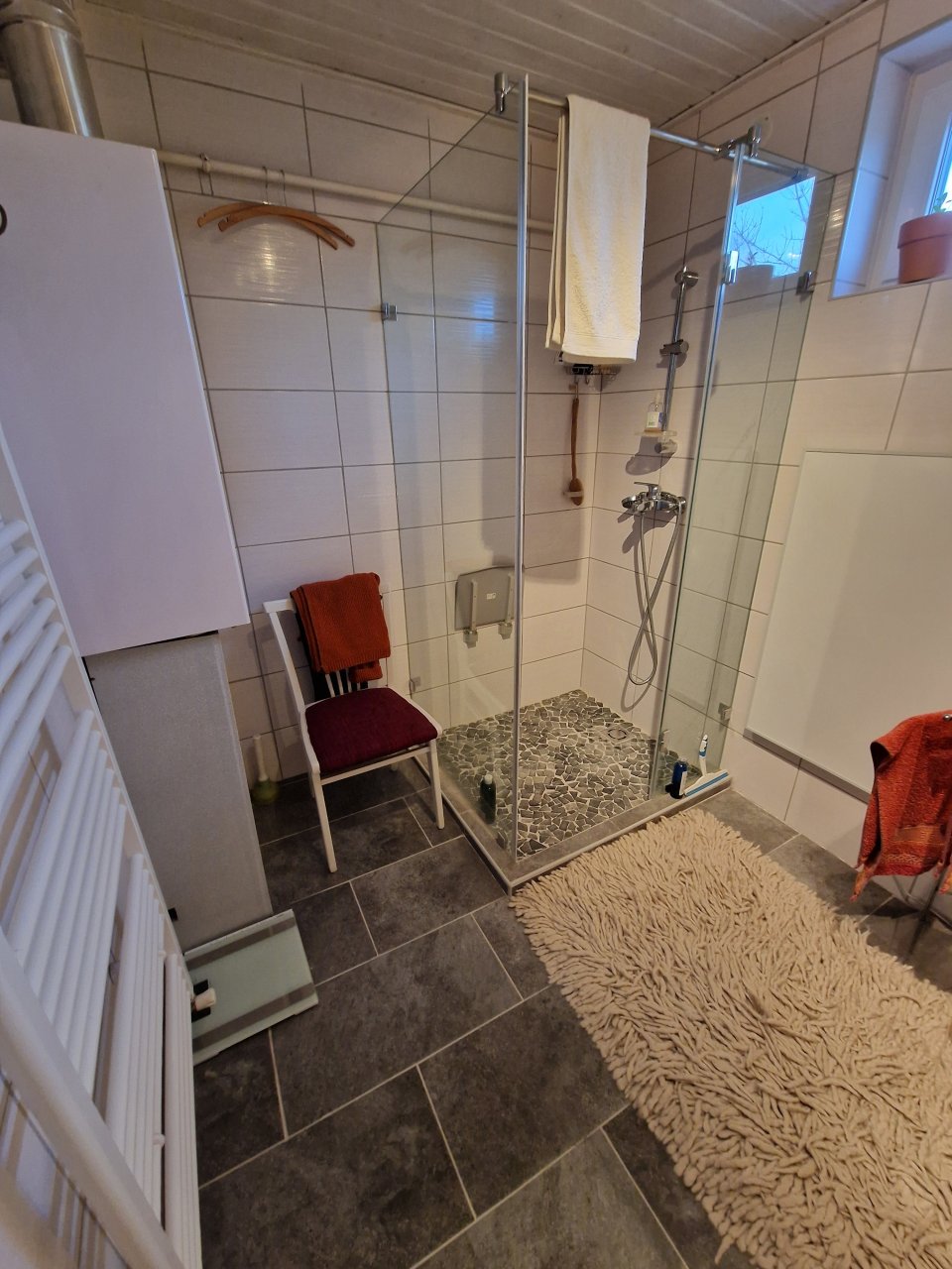 (BAA) Perfektes Zweifamilienhaus in hervorragendem Zustand mit großem Grundstück / Wald ideal für Selbstversorger