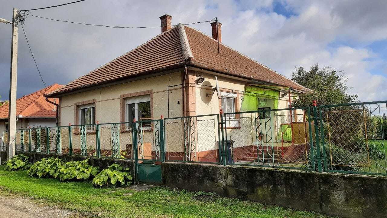 Charmantes Einfamilienhaus mit überdachter Veranda und praktischer Außenausstattung