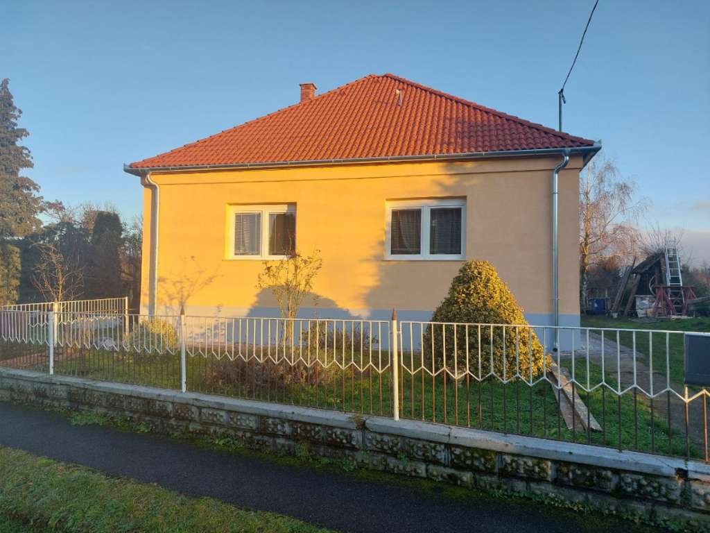 Felsömarac: (AAAB) Newly renovated country house near Austria with large property for self-catering 