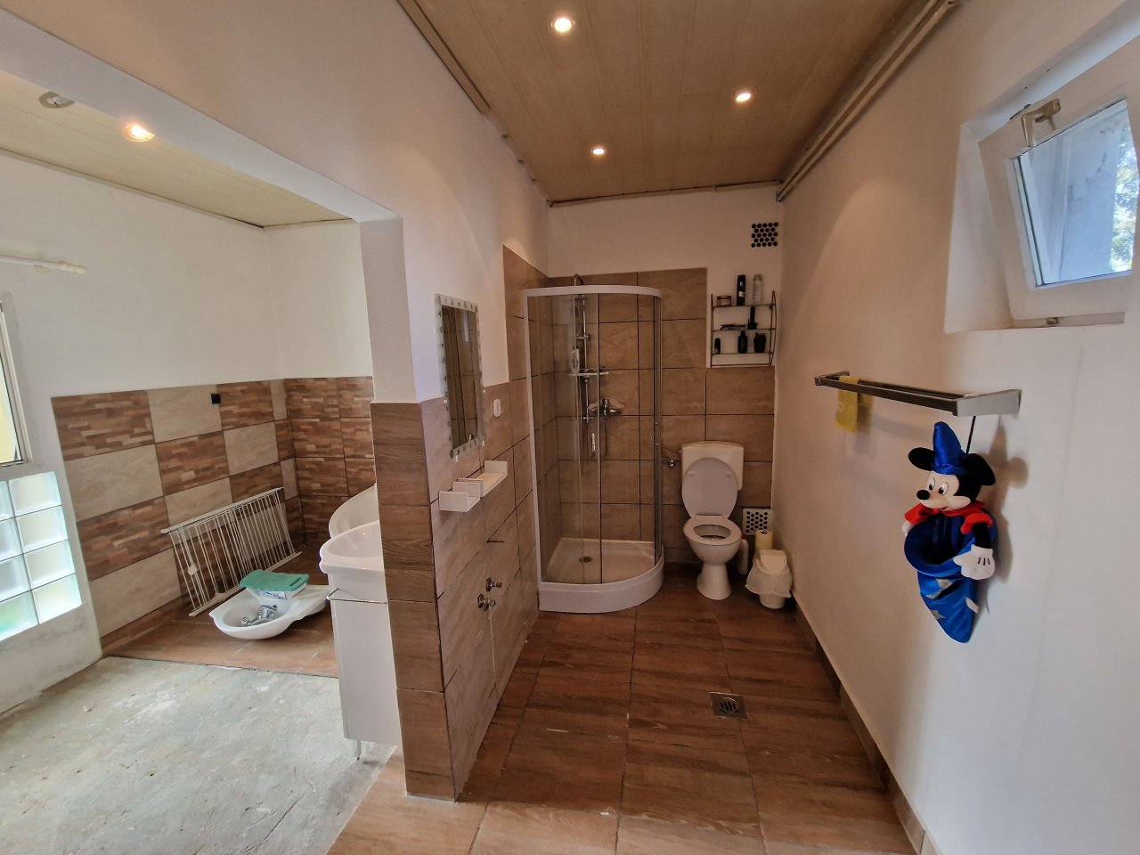 (ABAB) 2-family house in a quiet location near fishing ponds