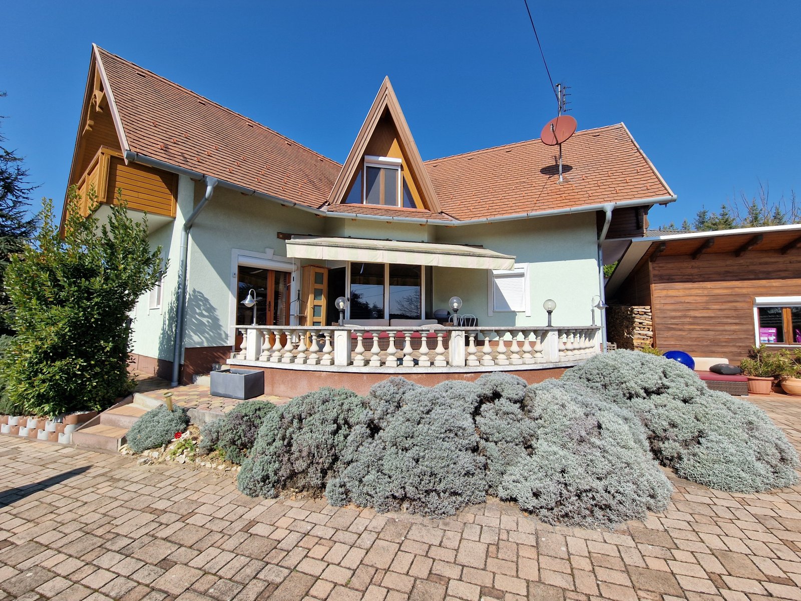 bei Héviz: (AABB) Large country house with 3 holiday apartments near the thermal bath Héviz 