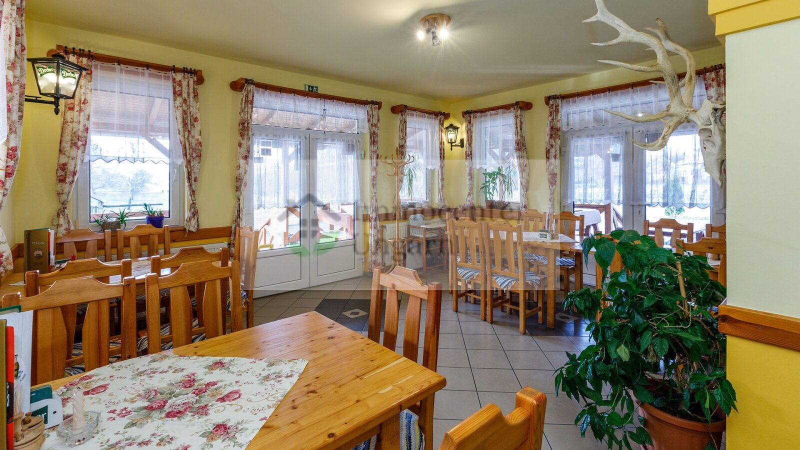 (AAAB) Well-established inn with guest rooms in the Zalatal
