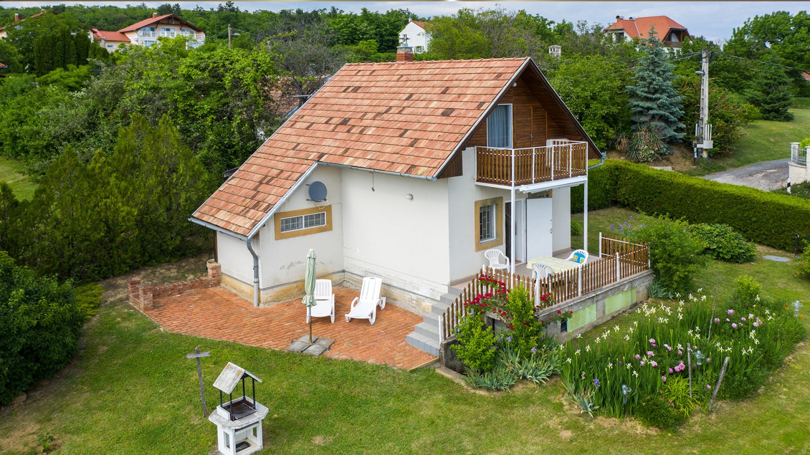 Cserszegtomaj: (AAAB) Small but beautiful country house in a phenomenal panoramic location 
