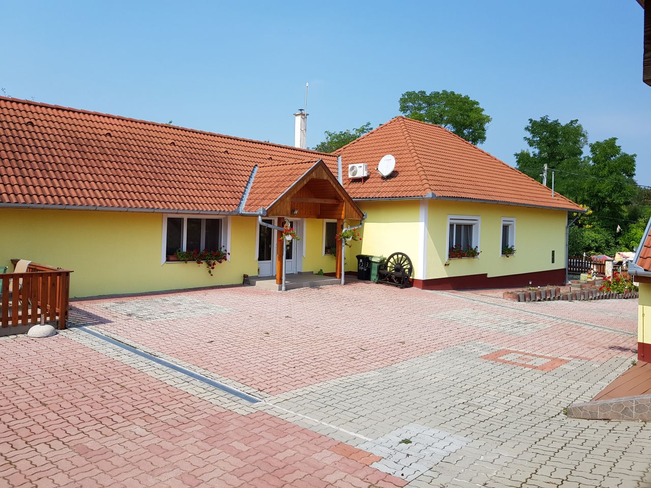 bei Héviz: (AA) Large property with plenty of space, also for a senior living community on the outskirts of Héviz 