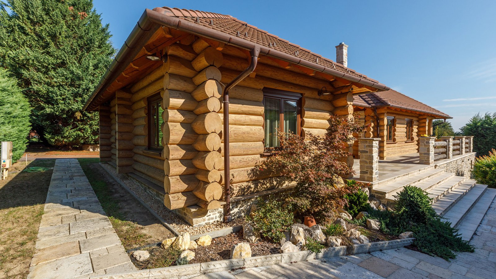 Zalakaros: () Traditional log house in high-quality design 