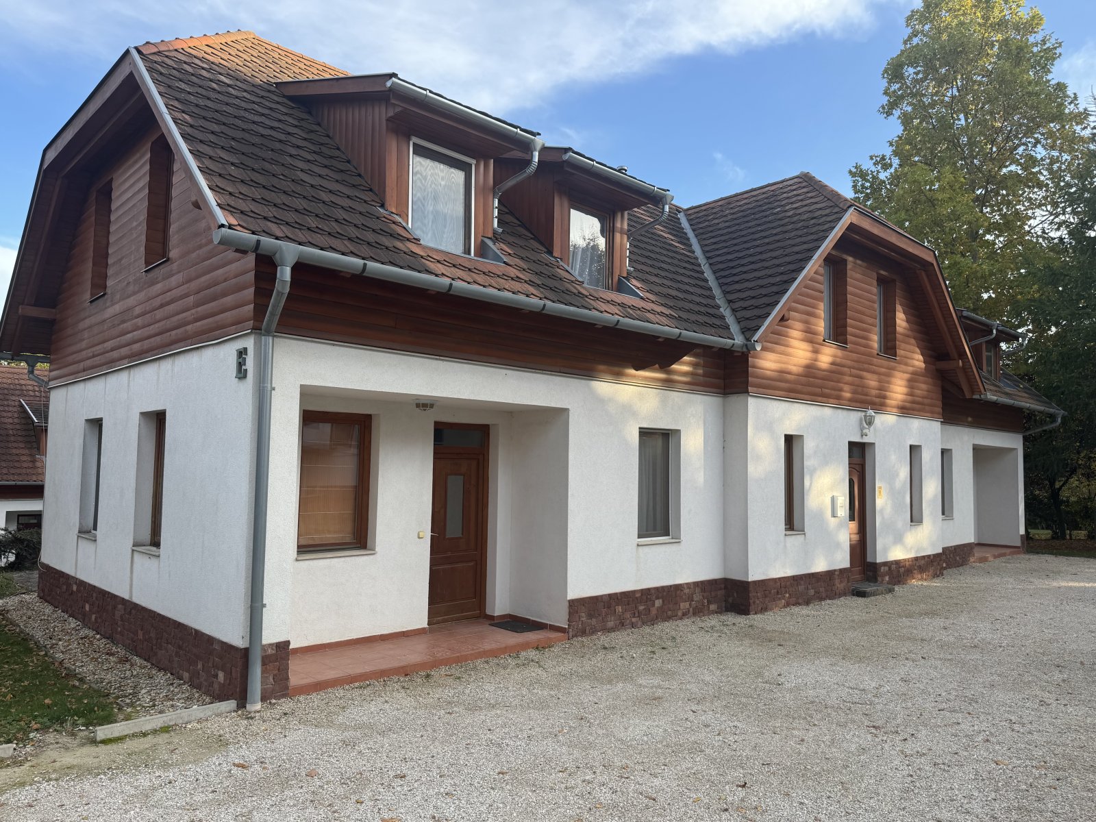 Zalacsány: Penthouse apartment in the villa park of the castle hotel 