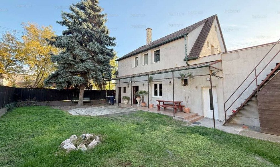 Budapest XX. kerület: (ABA) Detached house with plenty of space in an excellent location 