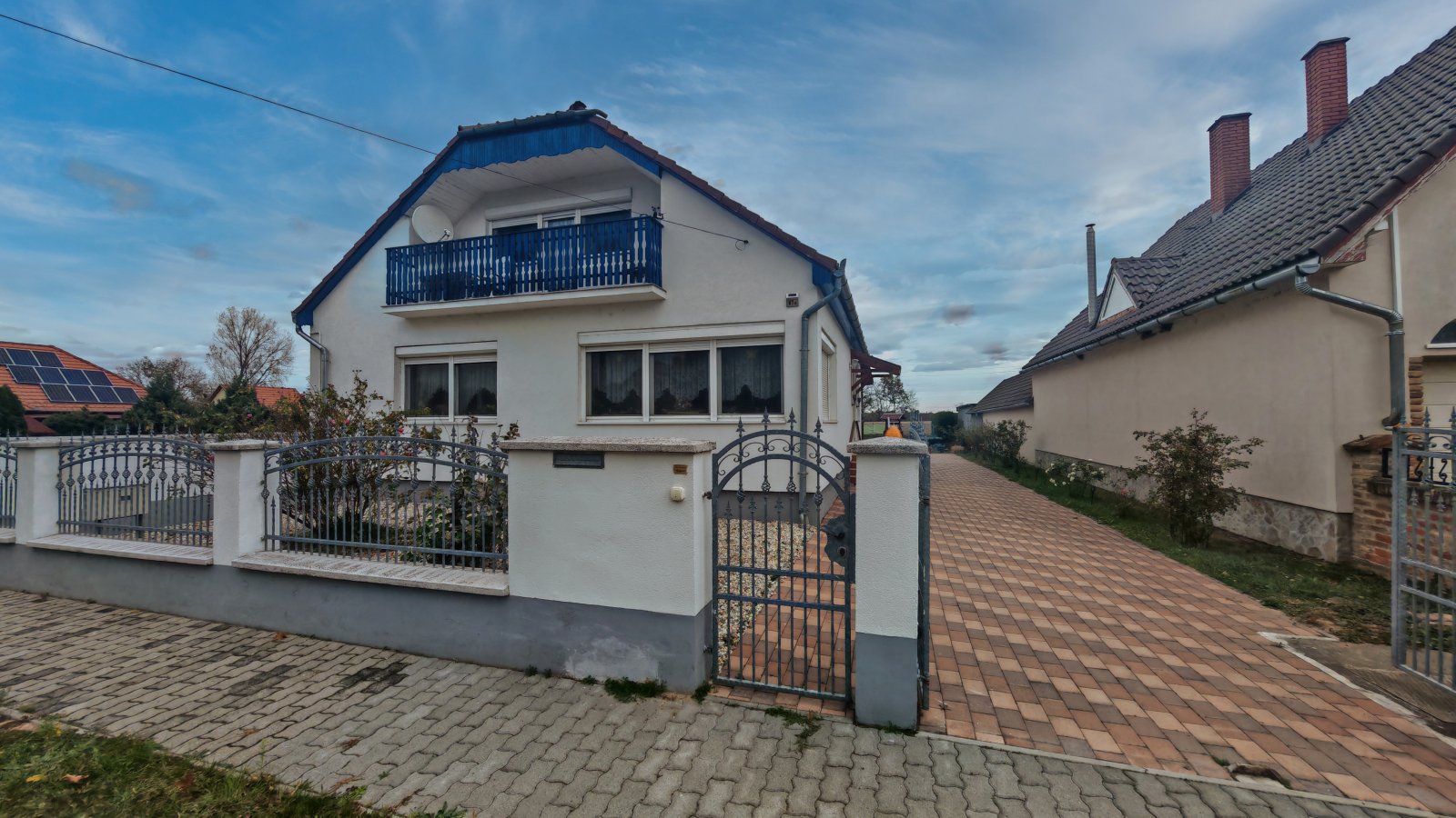 Dombóvár: (AAA) Lots of space on 2 floors & in very good condition 