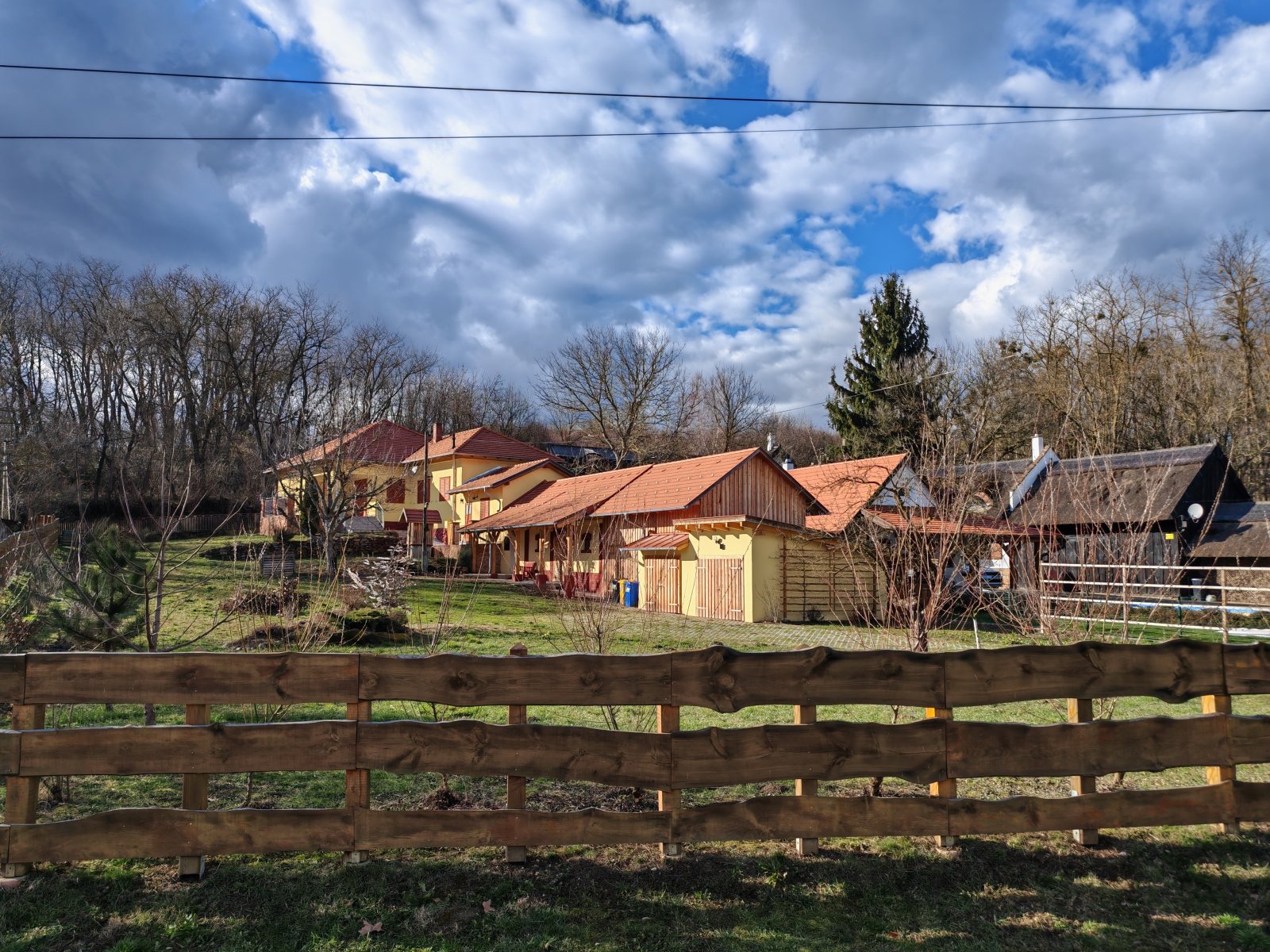 Marcali: (AAA) Large country house & guest apartment & vineyard pine 