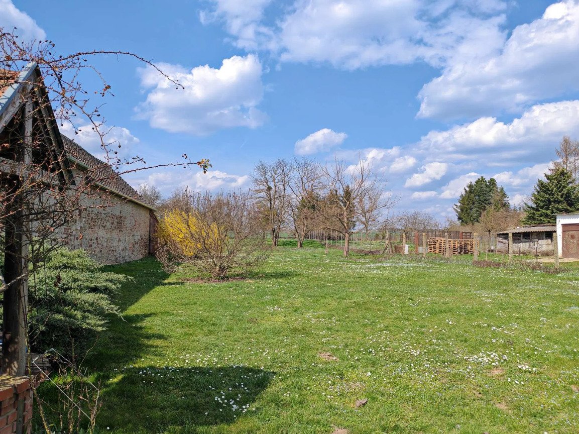 Mikosszéplak: Level and wide building plot in a peaceful location with a well 