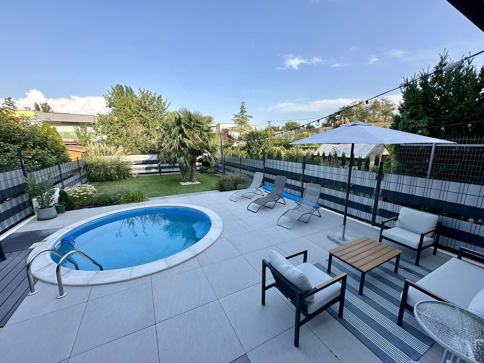 Keszthely: Elegant terraced house with garden access! 