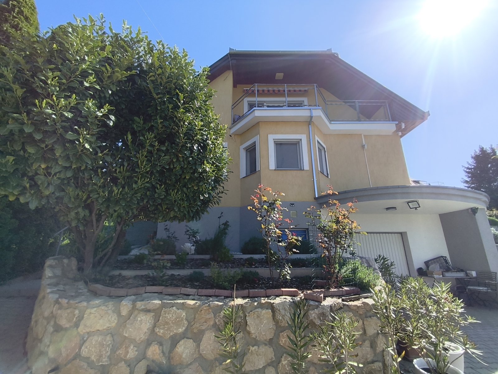 Cserszegtomaj: (AAA) Family house with park-like grounds in an exceptionally good location 