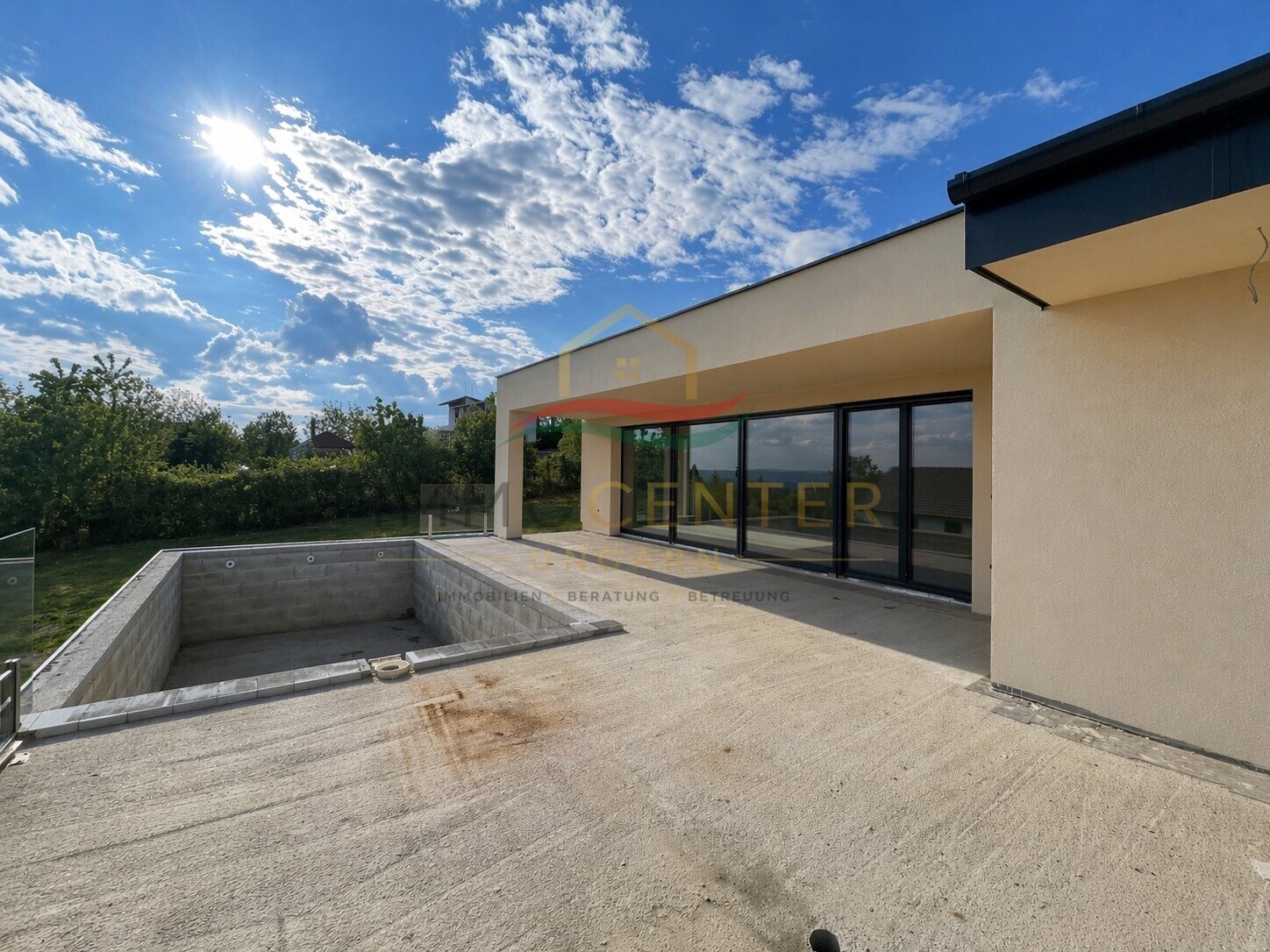 Luxurious property with panoramic views of Lake Balaton