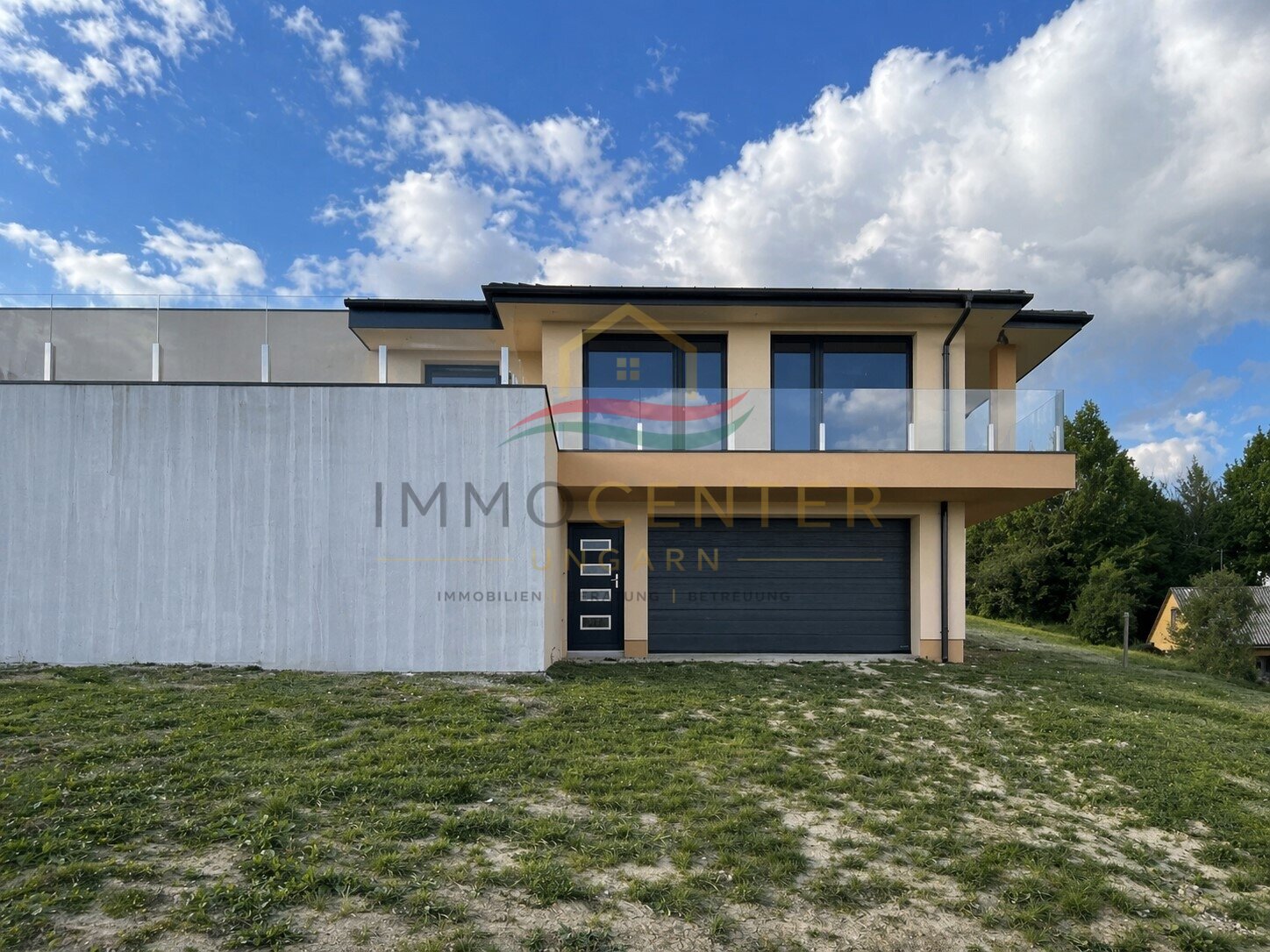 Luxurious property with panoramic views of Lake Balaton
