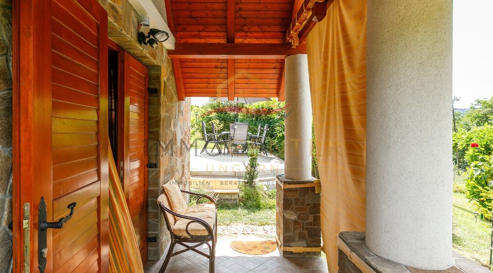 Detached house in a quiet, family-friendly area