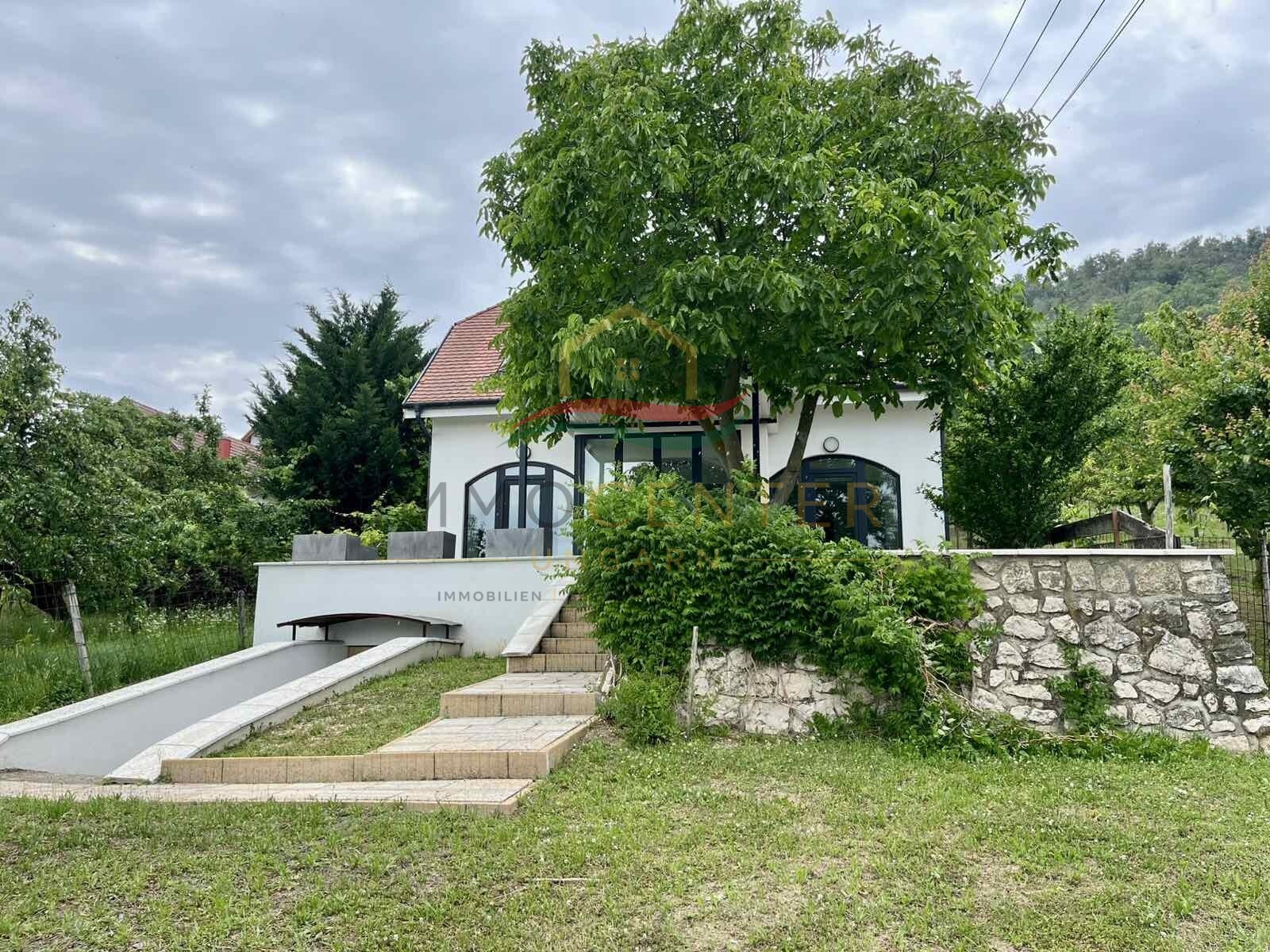 (AAA) Renovated country house with panoramic views