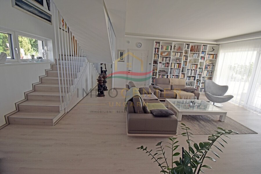 Exclusive house with 180-degree panoramic views, close to the city and thermal baths