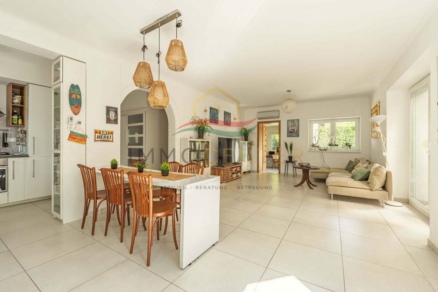 Velence: Atmospheric, modern dream house with pool near the lake, in a quiet, green location. Velence: Atmospheric, modern dream house with pool near the lake, in a quiet, green location.
