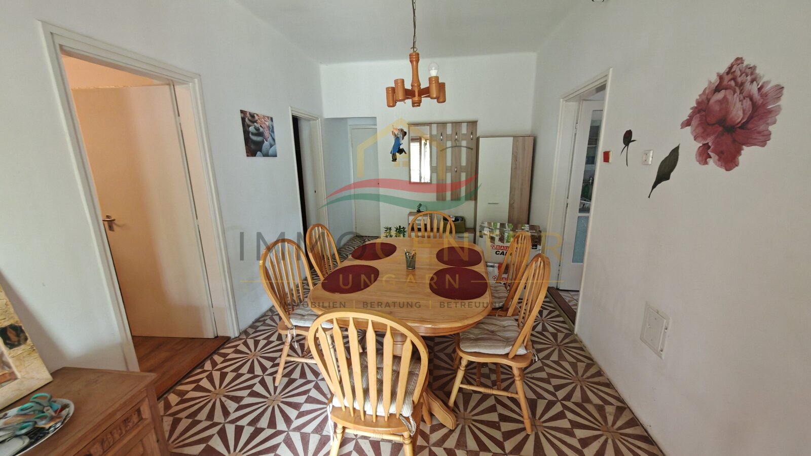 Detached house in a quiet, family-friendly area