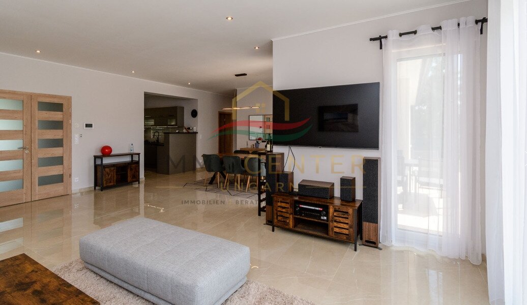 Newly built, exclusive detached house