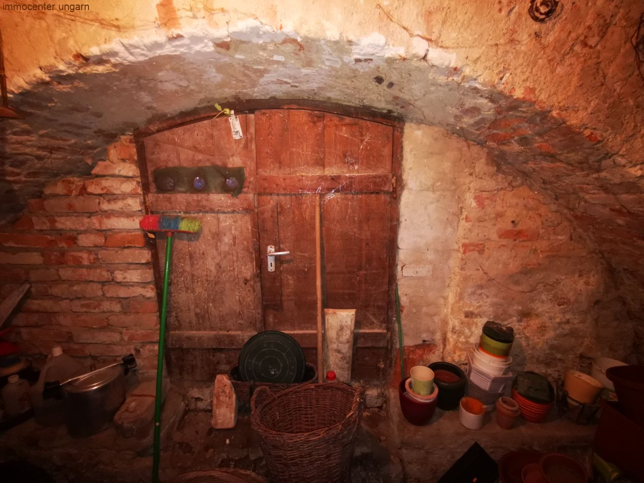 Cellar vault