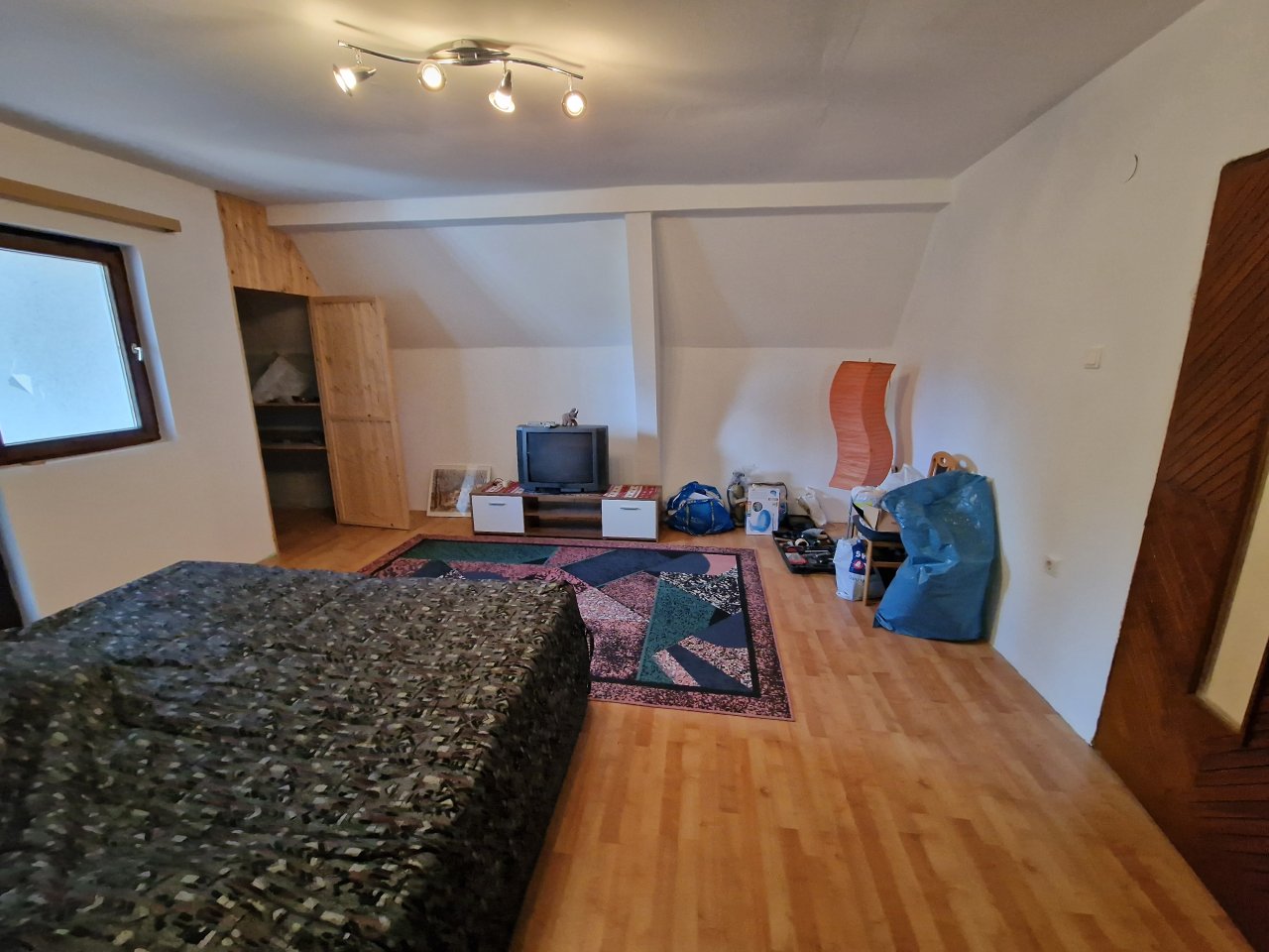 bedroom bedroom
