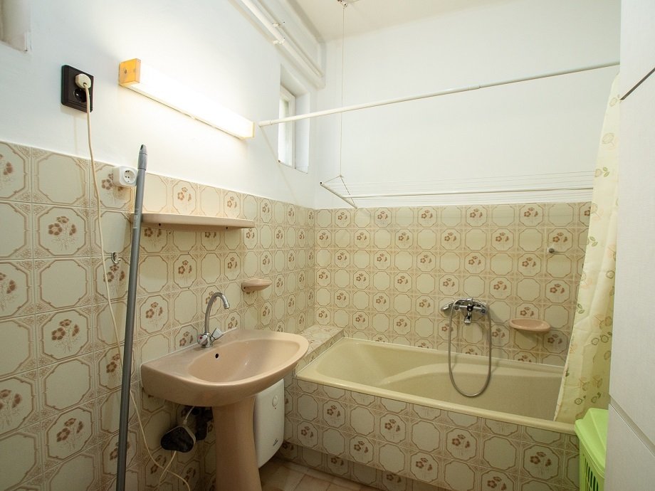 Ground floor bathroom Ground floor bathroom