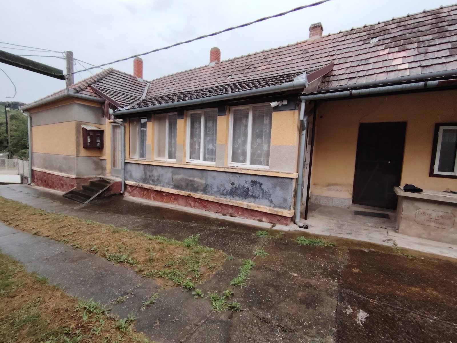 Charming craftsman house with development potential - Solid property with old-world charm awaits your personalized design ideas!