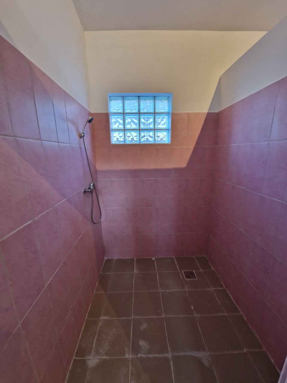 Ladies shower 2x Ladies shower 2x