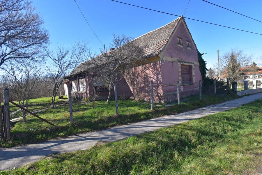 Somogysámson: (ACA) Casa para reformar con terreno amplio y grande cerca de Marcali 