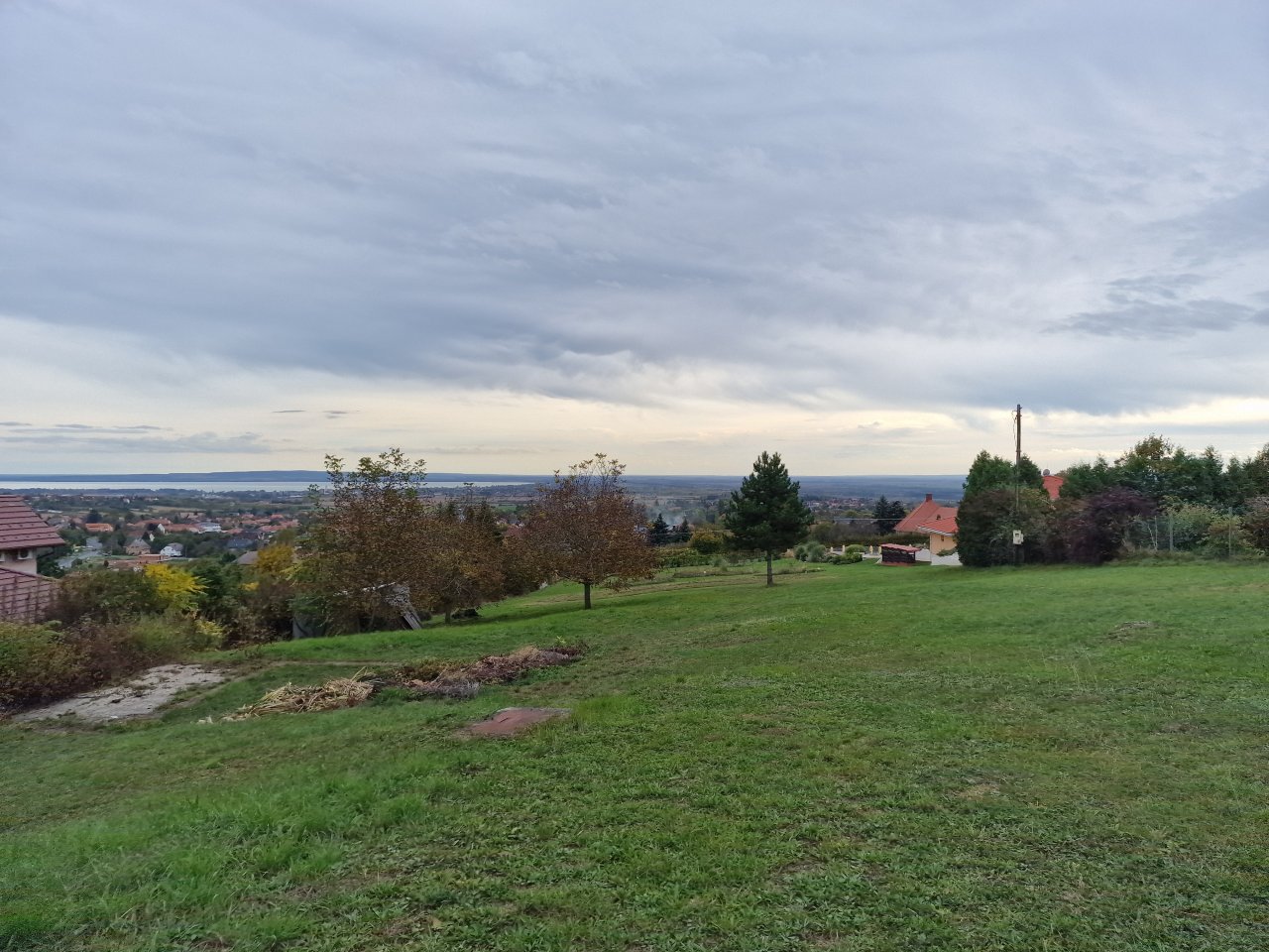 Cserszegtomaj: (A-AB) Propiedad excepcional al borde de la reserva natural y con vistas completas al lago 