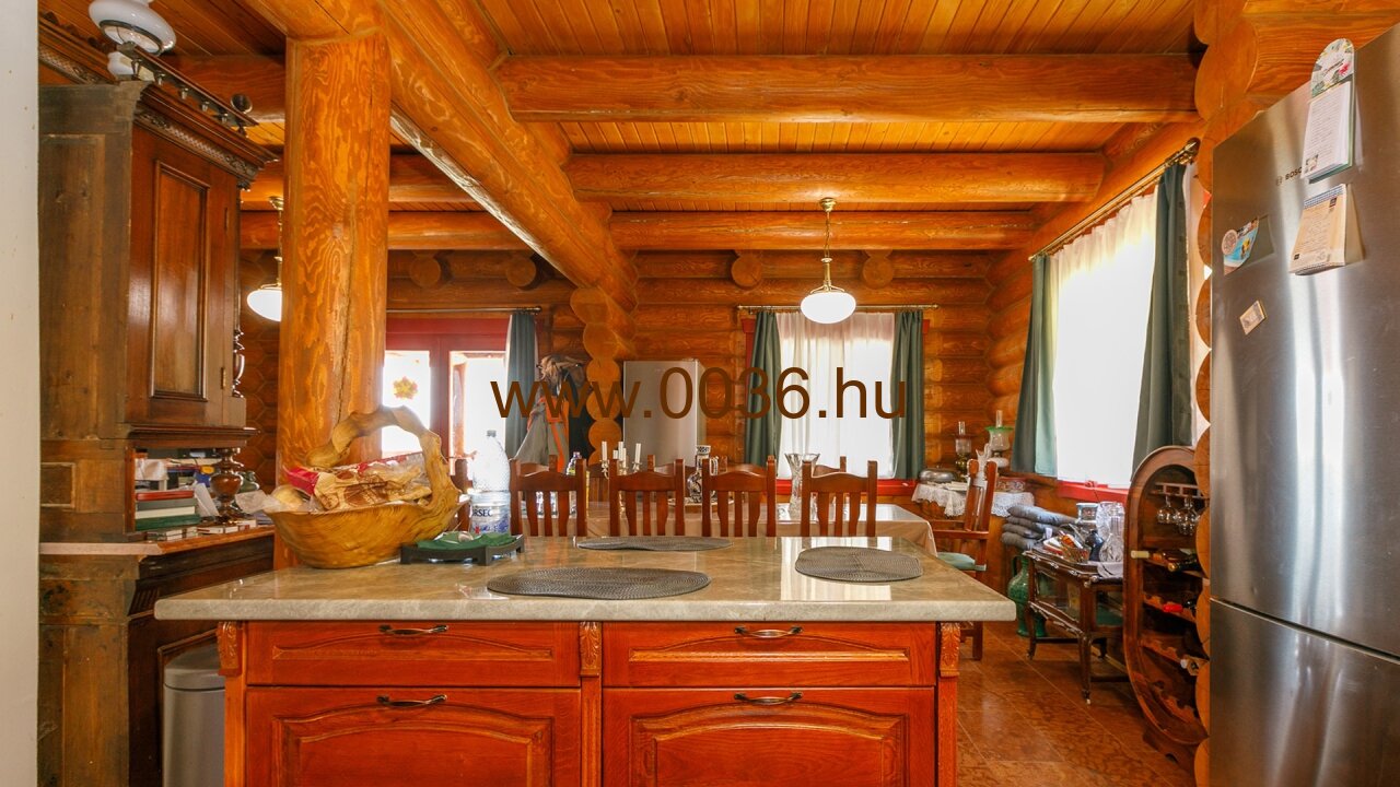 (AAAB) Casa de troncos original de Transilvania como auténtica curiosidad