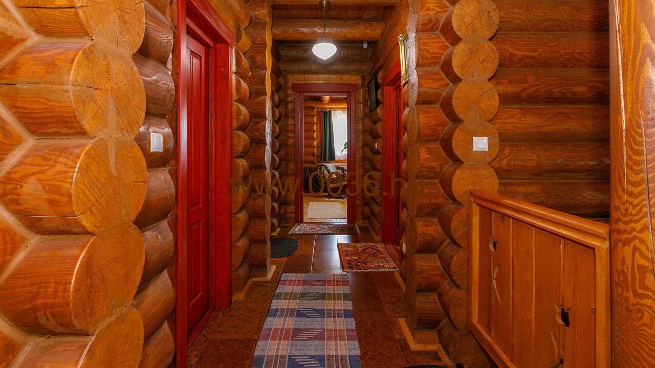 (AAAB) Casa de troncos original de Transilvania como auténtica curiosidad