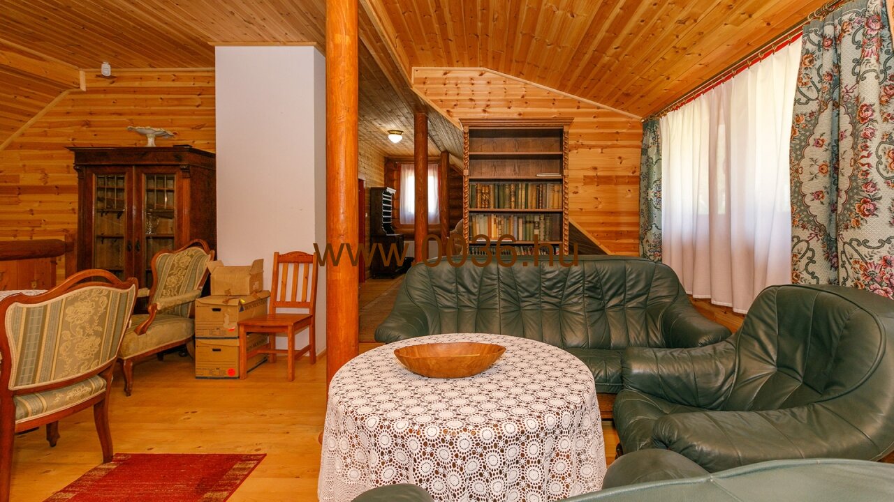 (AAAB) Casa de troncos original de Transilvania como auténtica curiosidad