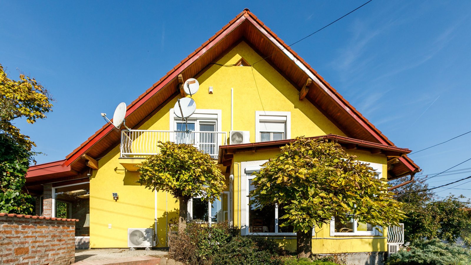 Casa familiar con dormitorios y un oasis en el jardín en Hungría