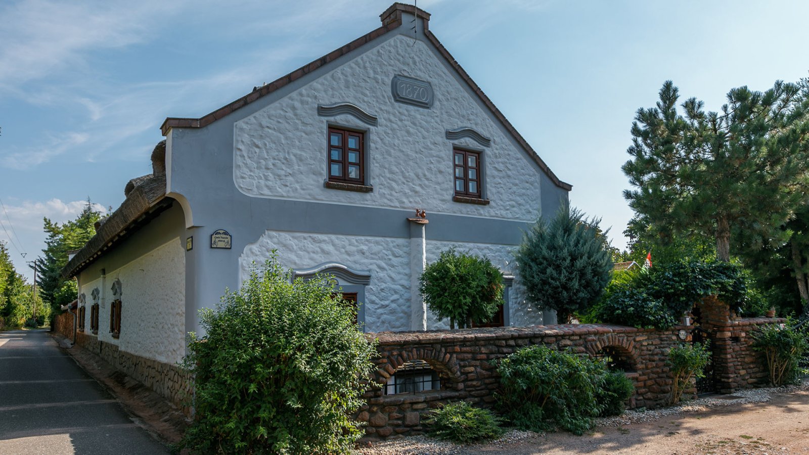 bei Kővágóörs: Rareza en las tierras altas de Balaton: lujosa casa de campo, cuidadosamente renovada 