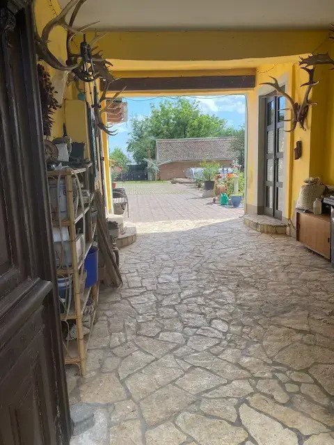 Pécs: Finca idílica y privada de cuatro lados en medio de los viñedos. 