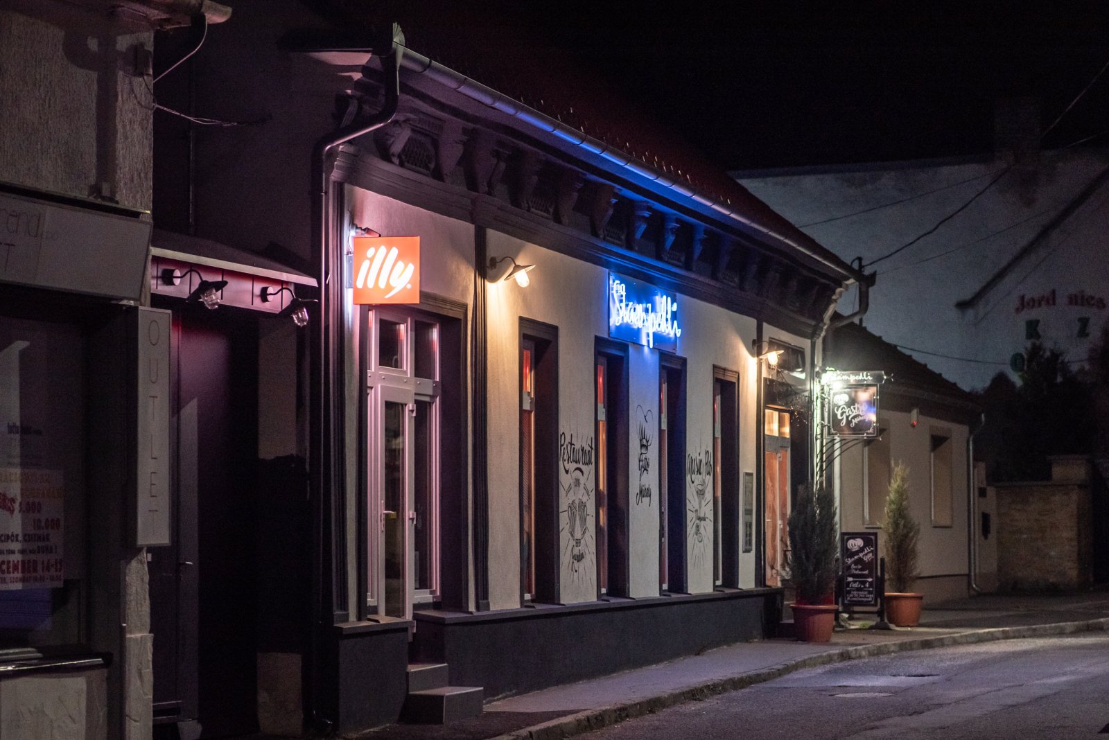 Keszthely: Una casa unifamiliar burguesa renovada en el centro histórico de Keszthely. 