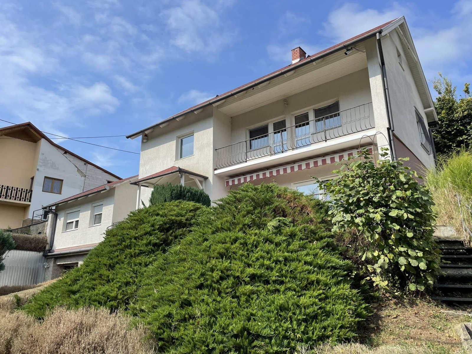 Zalakaros: (AAA) Casa familiar con apartamento anexo en una zona tranquila cerca de los famosos baños termales. 