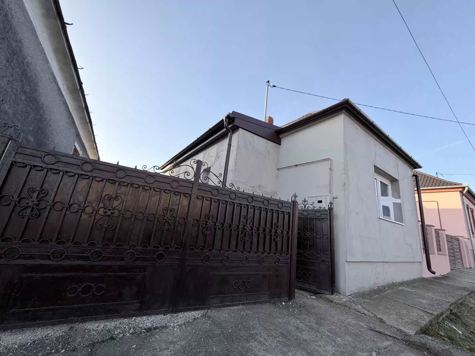 Szepetnek: Casa unifamiliar en un entorno tranquilo y apacible. Szepetnek: Casa unifamiliar en un entorno tranquilo y apacible.