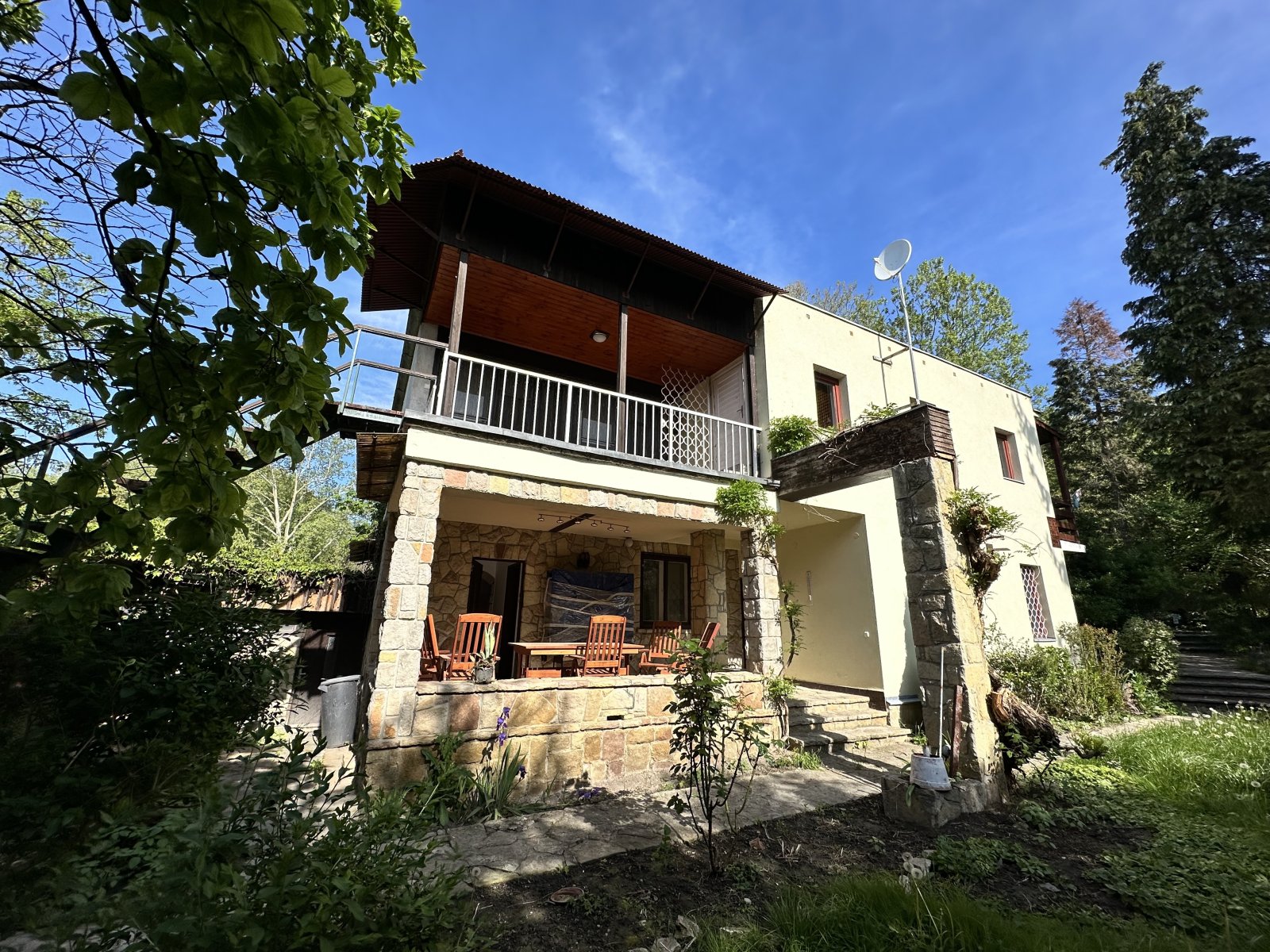 Balatonakarattya: Una casa única en una ubicación única para todos aquellos que aman el estilo de vida de Balaton. Balatonakarattya: Una casa única en una ubicación única para todos aquellos que aman el estilo de vida de Balaton.