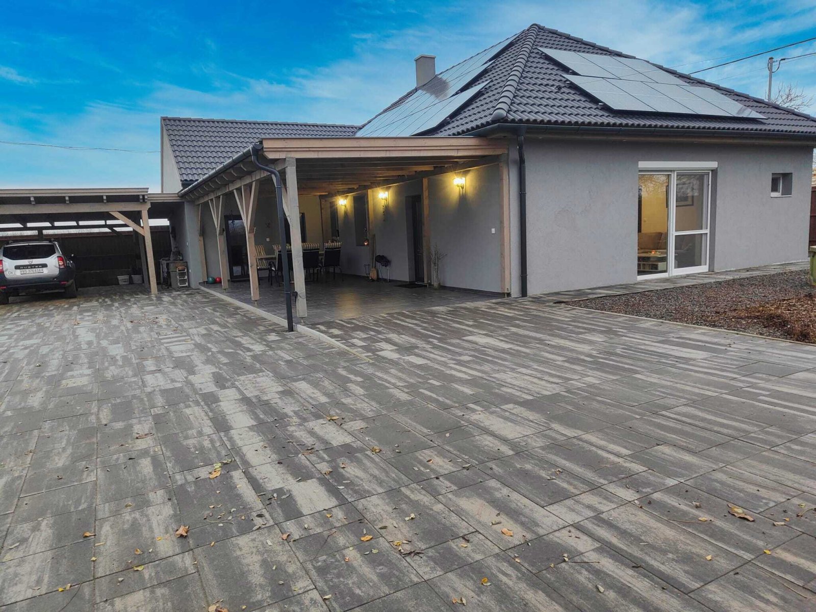 Nagykónyi: Una casa unifamiliar moderna con un ambiente acogedor y un pequeño paraíso. Nagykónyi: Una casa unifamiliar moderna con un ambiente acogedor y un pequeño paraíso.